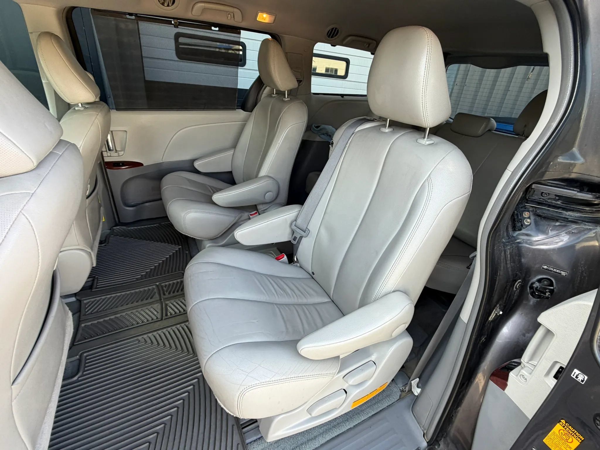 Used 2013 Toyota Sienna XLE FWD image 13