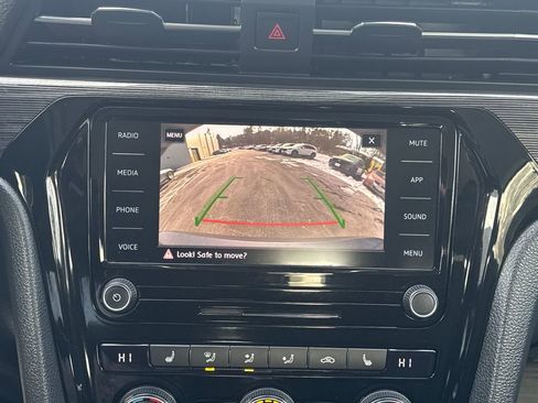 Used 2020 Volkswagen Passat 2.0T R-Line image 12