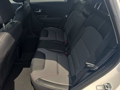 Used 2022 Kia Niro EX FWD image 14