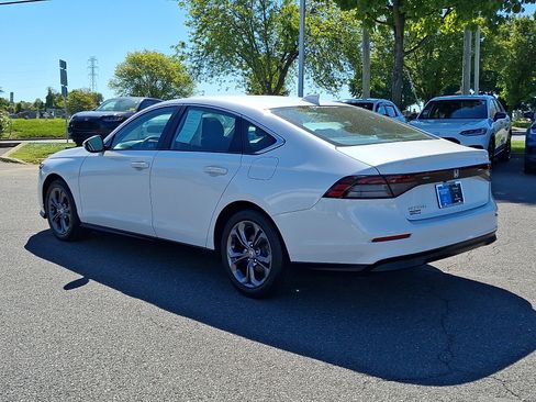 Used 2023 Honda Accord EX image 4