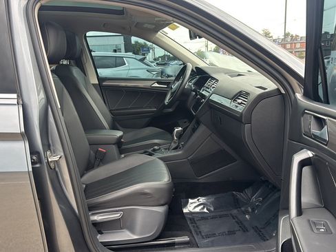 Used 2022 Volkswagen Tiguan SE AWD/4WD image 14