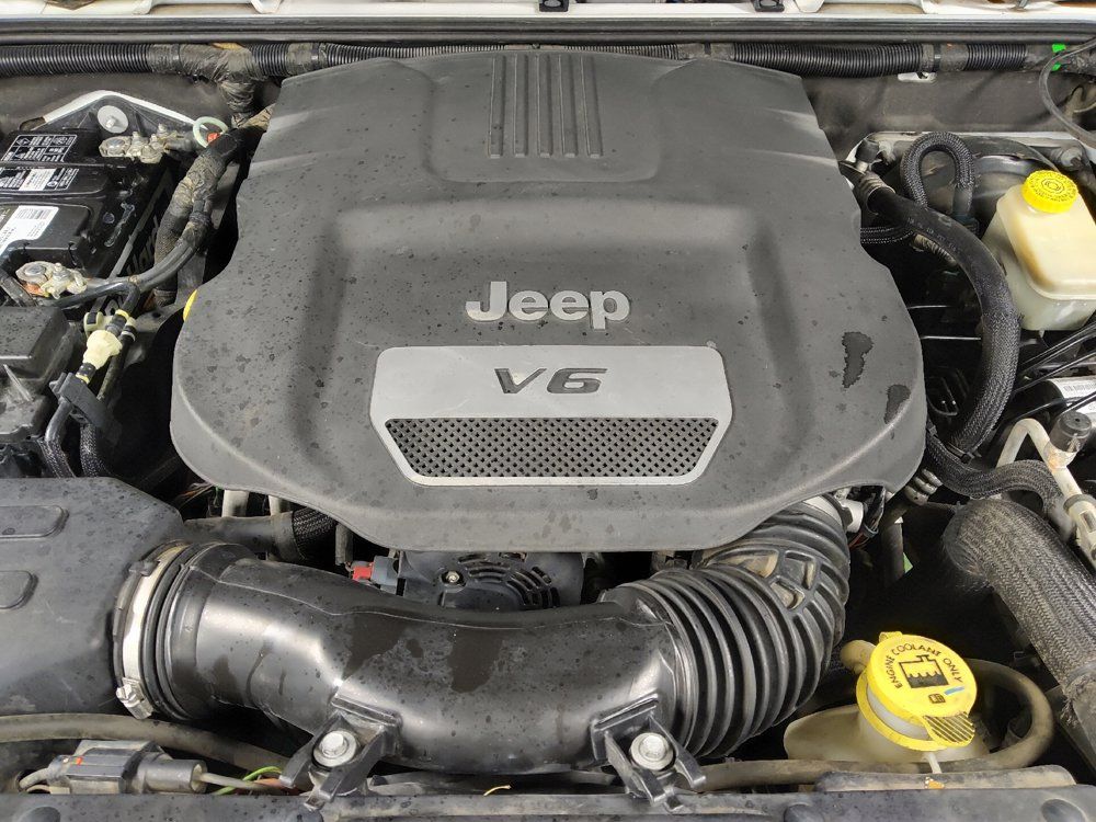 Used 2014 Jeep Wrangler Rubicon w/ Connectivity Group AWD/4WD image 30