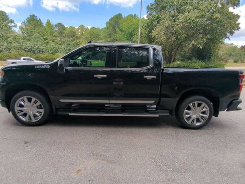 New 2026 Chevrolet Silverado 1500 High Country w/ High Country Premium Package AWD/4WD image 7