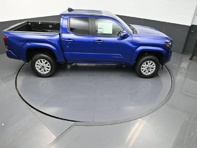 Used 2025 Toyota Tacoma SR5 w/ SR5 Upgrade Package AWD/4WD image 29