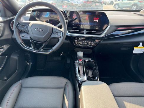 New 2025 Chevrolet Trax RS w/ Sunroof Package image 7