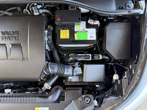 Used 2021 Toyota C-HR LE FWD image 11