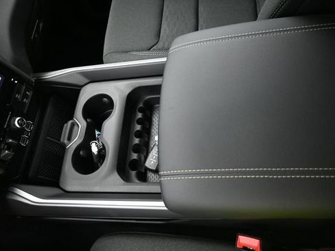 New 2026 RAM 1500 4x4 Crew Cab image 23