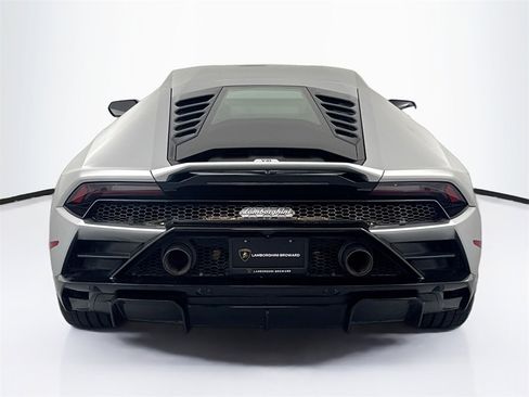 Used 2020 Lamborghini Huracan EVO image 6