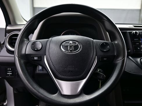 Used 2016 Toyota RAV4 LE AWD/4WD image 19