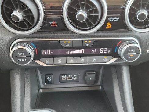 Used 2025 Nissan Sentra SR FWD image 17