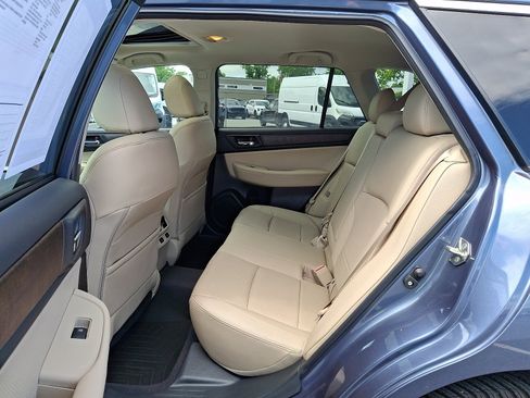 Used 2016 Subaru Outback 3.6R Limited AWD/4WD image 11