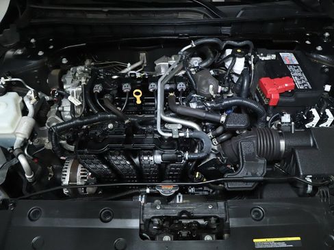 Used 2024 Nissan Altima 2.5 SV FWD image 34