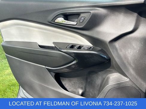 Used 2024 Chevrolet Trax LT w/ Driver Confidence Package FWD image 20