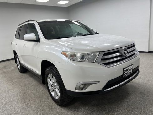 Used 2013 Toyota Highlander Plus image 2