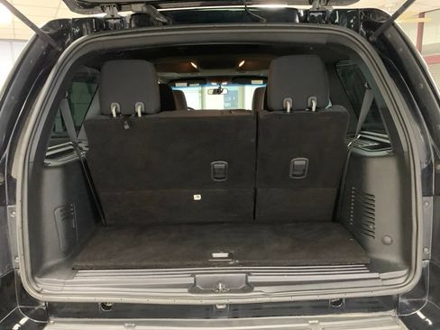 Used 2017 Ford Expedition XLT AWD/4WD image 12