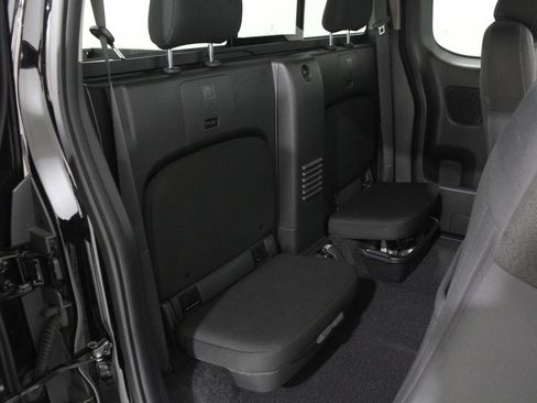 Used 2023 Nissan Frontier SV w/ SV Convenience Package image 16