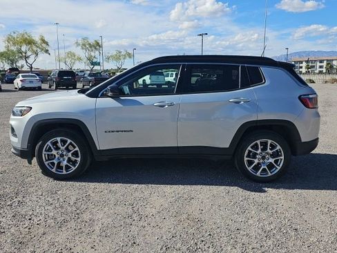 Used 2025 Jeep Compass Limited image 6