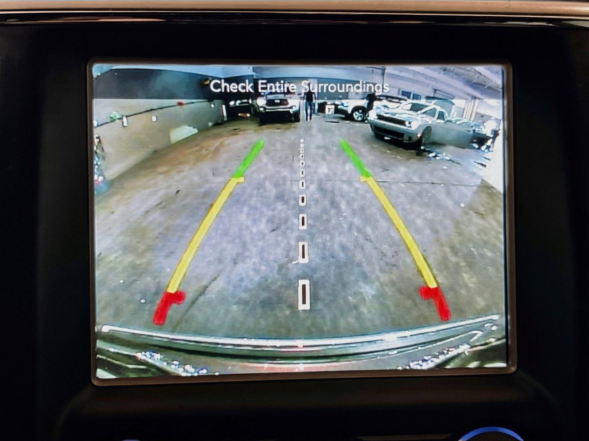 Used 2017 Jeep Grand Cherokee Limited RWD image 9