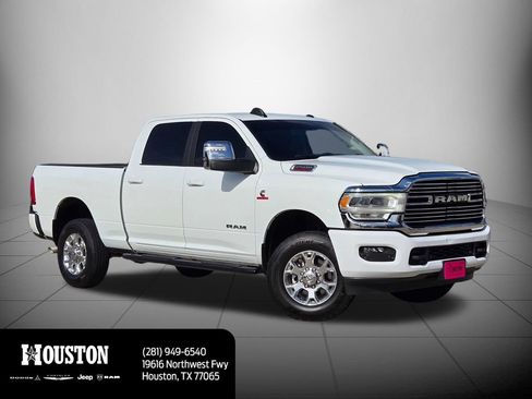 Used 2024 RAM 2500 Laramie AWD/4WD image 3