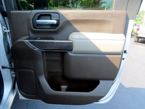 Used 2020 Chevrolet Silverado 2500 LTZ w/ LTZ Convenience Package image 29