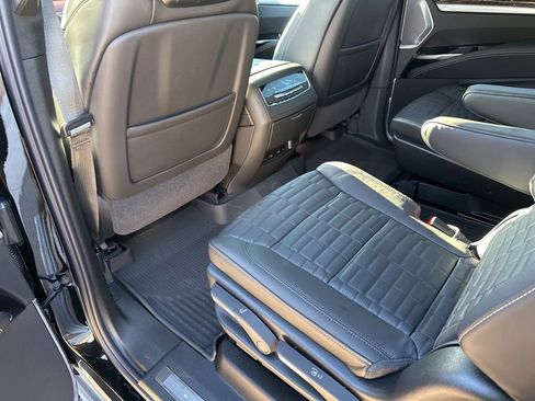 New 2026 Cadillac Escalade ESV Platinum Sport w/ LPO, ONYX Package image 20