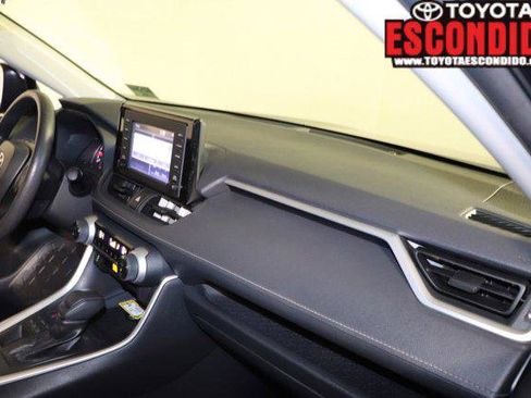 Certified 2019 Toyota RAV4 XLE w/ All Weather Liner Package AWD/4WD image 17