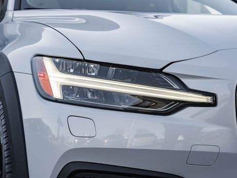 New 2026 Volvo V60 B5 Cross Country Plus w/ Protection Package Premier image 13