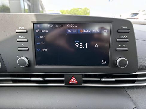Used 2023 Hyundai Elantra SE FWD image 21