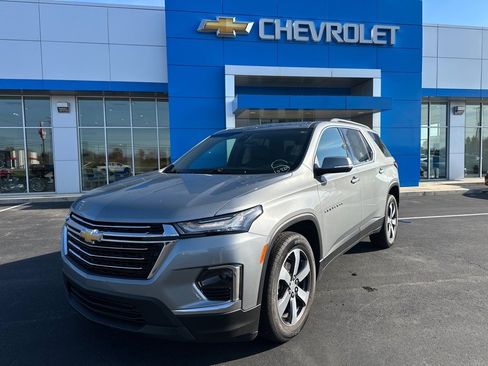 Used 2023 Chevrolet Traverse LT w/ LT Premium Package image 1