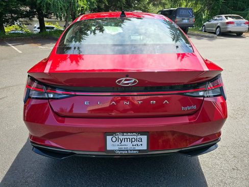 Used 2022 Hyundai Elantra Limited w/ Cargo Package FWD image 5