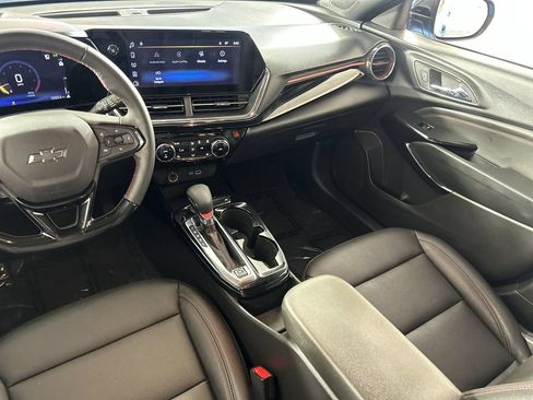 Used 2025 Chevrolet Trax RS w/ Driver Confidence Package FWD image 23