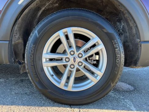 Used 2022 Ford Explorer XLT w/ Equipment Group 202A image 15