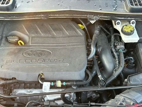 Used 2018 Ford Escape SE FWD image 30