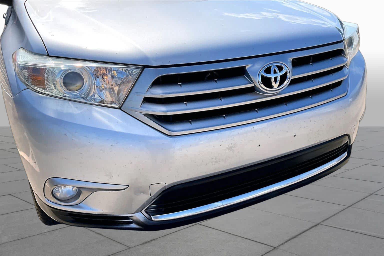 Used 2013 Toyota Highlander Limited FWD image 28