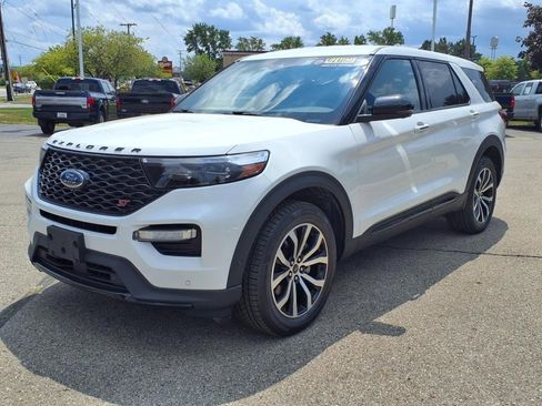 Used 2022 Ford Explorer ST image 3