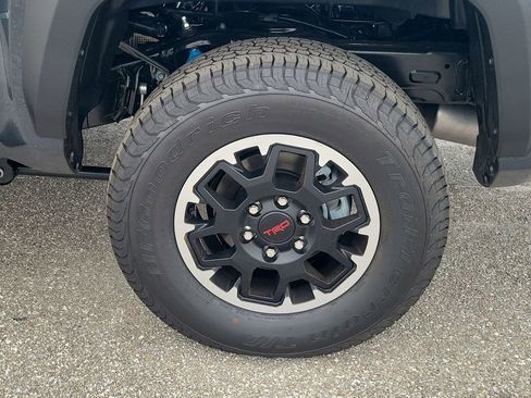 New 2025 Toyota Tacoma TRD Off-Road image 18