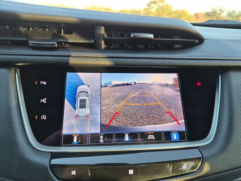 Used 2021 Cadillac XT5 Premium Luxury image 15