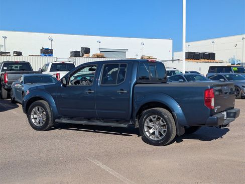 Used 2020 Nissan Frontier SV image 3