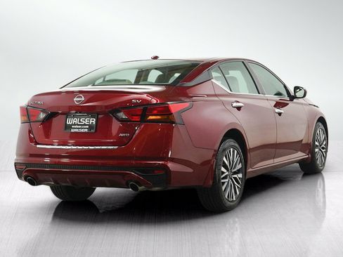 Used 2023 Nissan Altima 2.5 SV w/ SV Premium Package AWD/4WD image 5