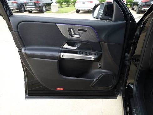 Used 2020 Mercedes-Benz GLB 250 image 23