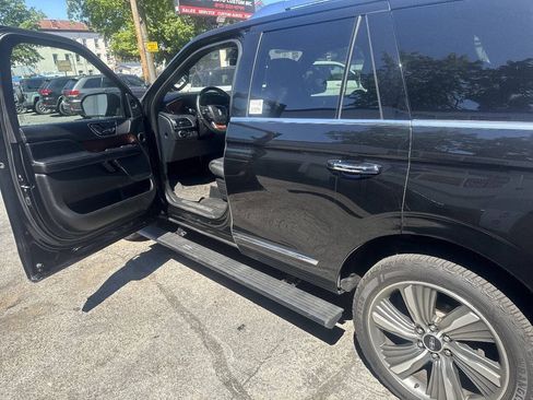 Used 2018 Lincoln Navigator Reserve w/ Technology Package AWD/4WD image 20