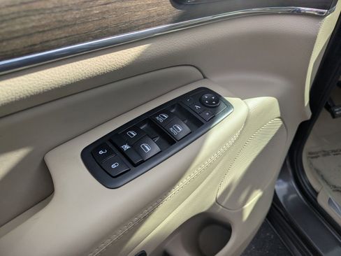 Used 2020 Jeep Grand Cherokee Overland image 19