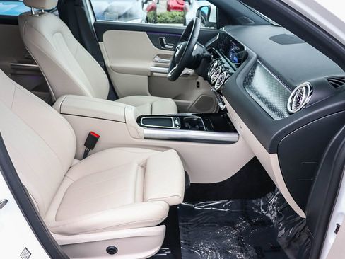 Certified 2025 Mercedes-Benz GLA 250 image 18