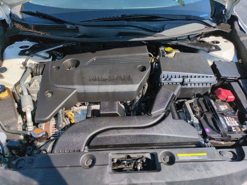 Used 2016 Nissan Altima 2.5 SR w/ LED Appearance Package FWD image 29