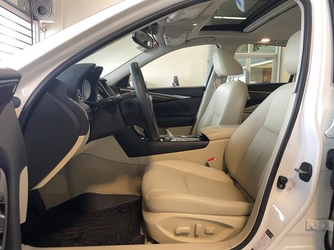 Used 2019 INFINITI Q50 Luxe w/ Essential Package (3.0T Luxe) image 7