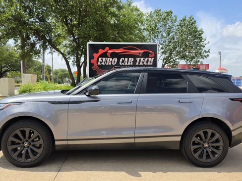 Used 2021 Land Rover Range Rover Velar S AWD/4WD image 2