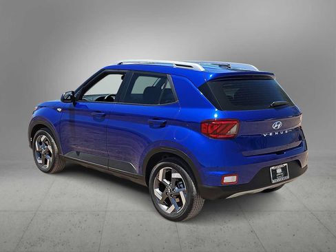 Used 2026 Hyundai Venue SEL FWD image 6