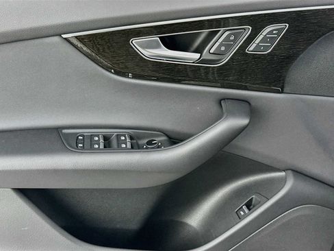 Certified 2023 Audi Q8 Premium w/ Convenience Package AWD/4WD image 17