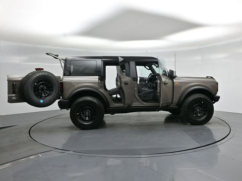 New 2026 Ford Bronco Badlands image 4