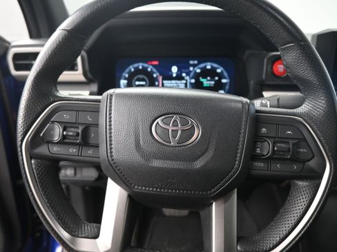 Certified 2024 Toyota Tacoma TRD Off-Road image 11